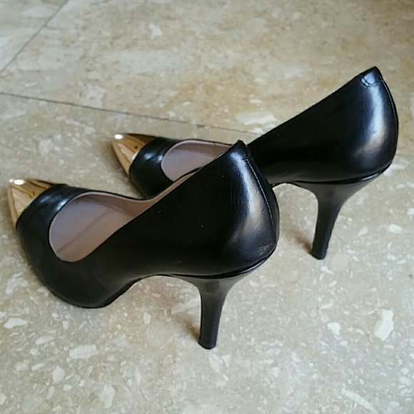 Chinese Laundry cap toe pumps - Picture 8 of 11